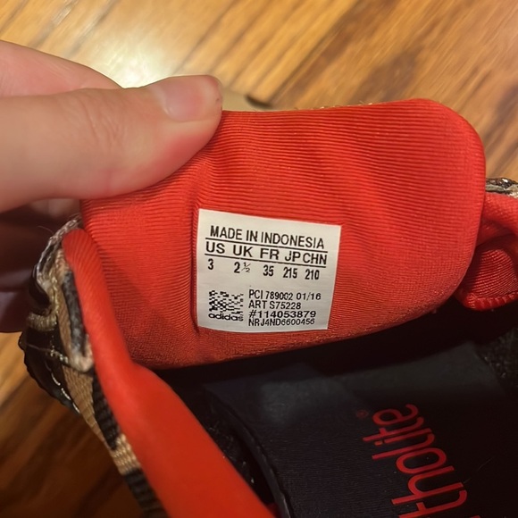 Adidas Girl’s Leopard Superstar Sneakers Size US 3 - Picture 6 of 6